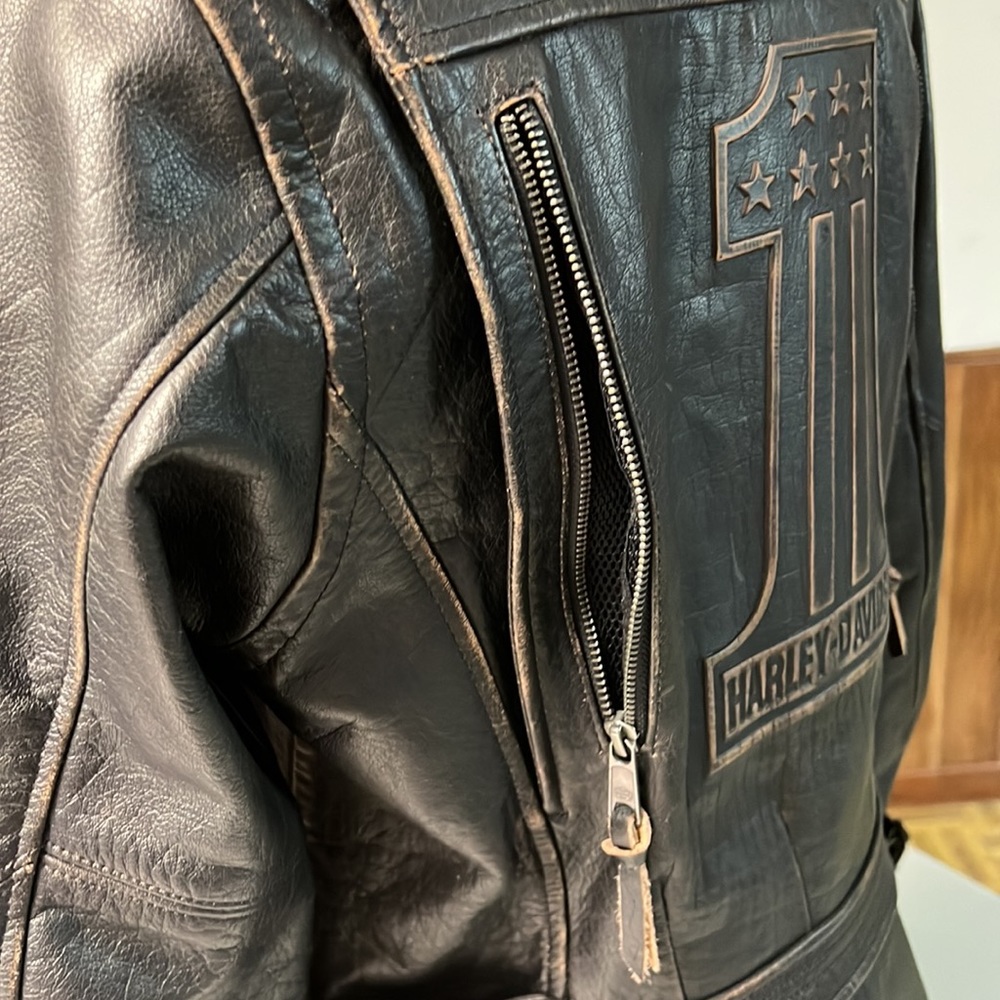 Harley-Davidson Black Leather Jacket - Picture 3 of 16